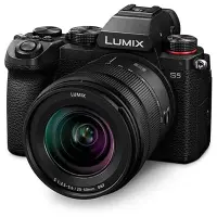 Foto principale Panasonic Lumix S5 + Lumix S 20-60mm F3.5-5.6 Fotocamera mirrorless Full-Frame DC-S5K
